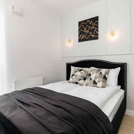 Modern Burakowska By Renters *
